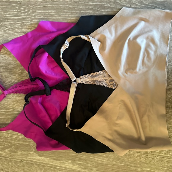 3 Victoria's Secret bralettes. M - Picture 2 of 8